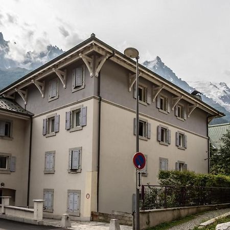 Villa Vallet- Newly Renovated 2 Bedroom Nestled Just Off The Main Street Chamonix ภายนอก รูปภาพ